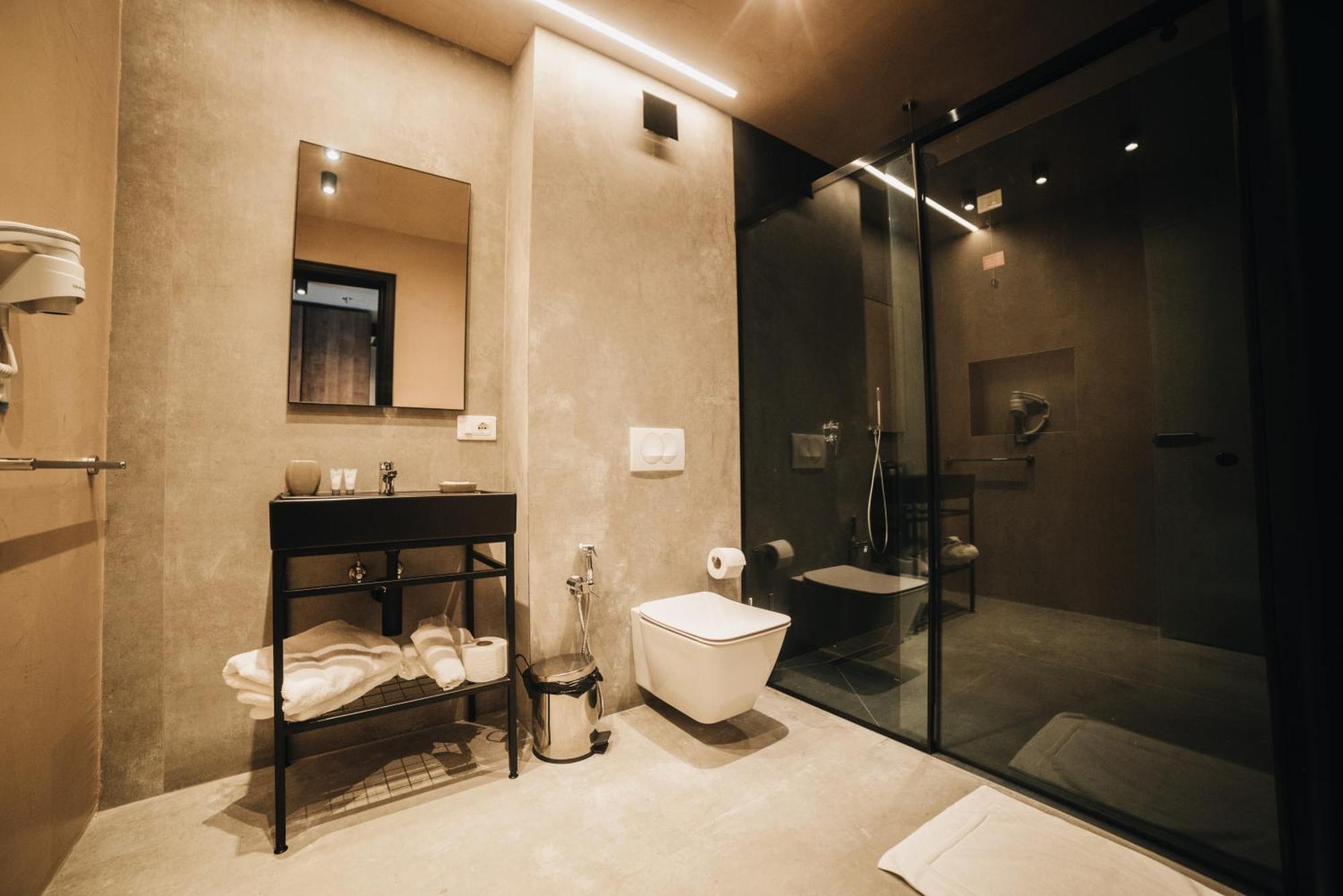 Amr - Durres Hotell 4*